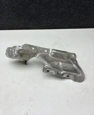 Volvo V40 Heat shield in engine bay AV619N454AB