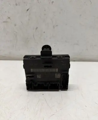 Volkswagen Tiguan Door control unit/module 5Q0959593K