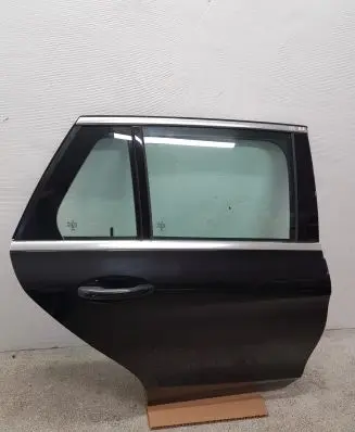 Mercedes-Benz C W205 Rear door 