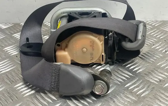 Hyundai Tucson JM Front seatbelt 88810-2e300