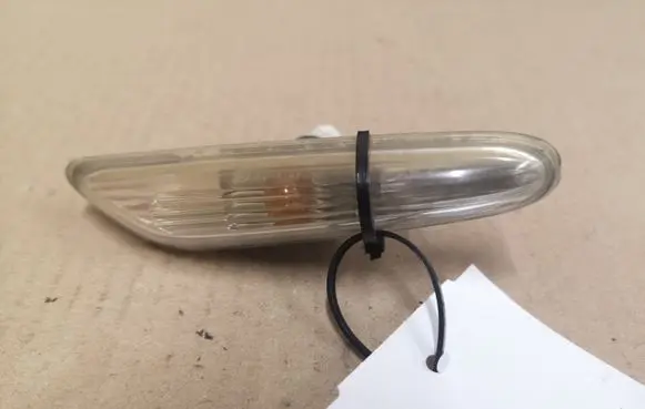 BMW 5 E60 E61 Front fender indicator light 71657411