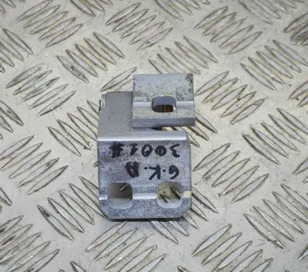 Maserati Quattroporte Rear door lower hinge