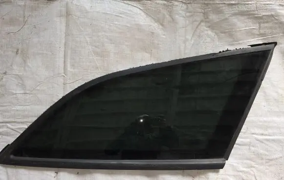 Ford Mondeo MK IV Rear side window 43R001595 DOT682M5532AS3