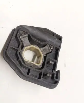 Radiator mount bracket