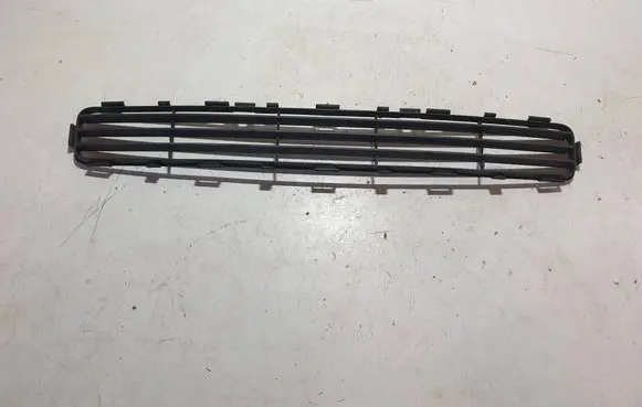 Toyota Avensis T250 Front bumper lower grill 5311205060C