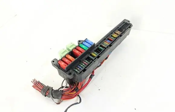 BMW 6 E63 E64 Fuse module 6957330
