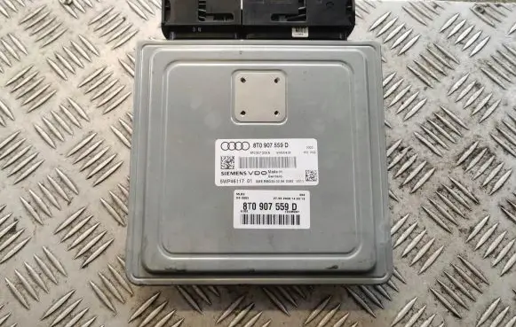 Audi A5 8T 8F Engine control unit/module 8T0907559D