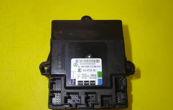 Mercedes-Benz A W169 Door control unit/module A1698207226 05072332