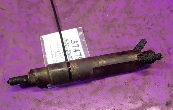 Volkswagen PASSAT B4 Fuel injector