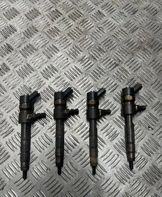 Opel Astra H Fuel injectors set 0445110165