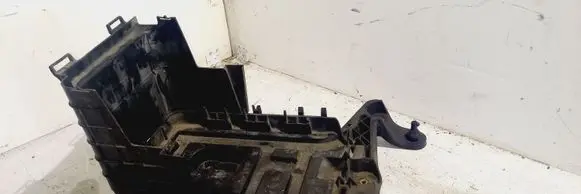 Battery box tray