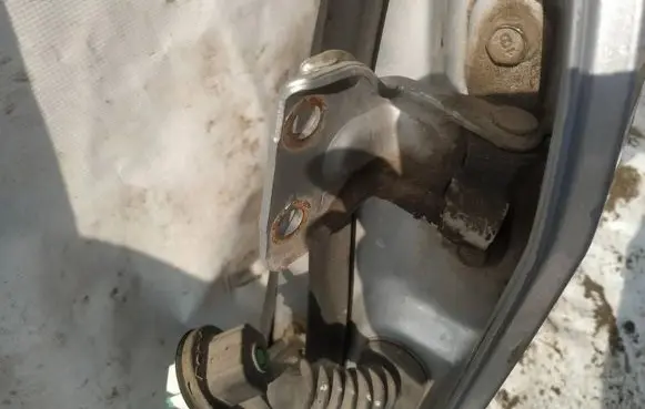 Mazda 626 Front door upper hinge
