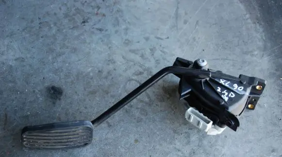 Volvo XC90 Accelerator throttle pedal 30683521
