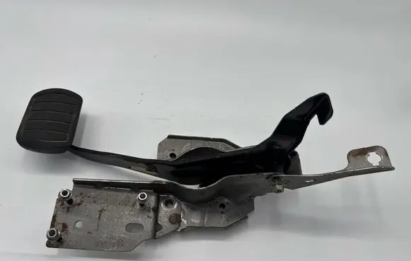 Citroen C4 II Picasso Brake pedal 27082014
