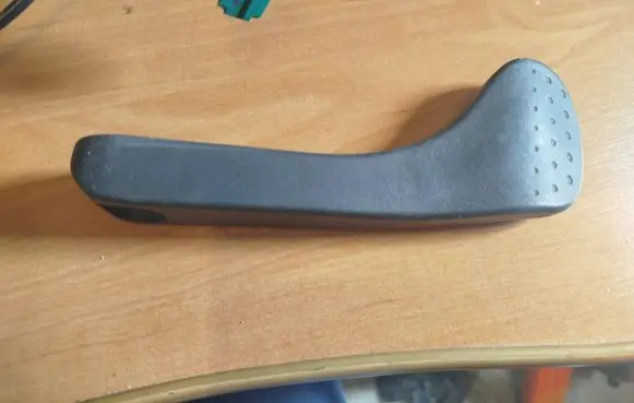 Opel Combo C Seat adjustment handle 13228898 330839457