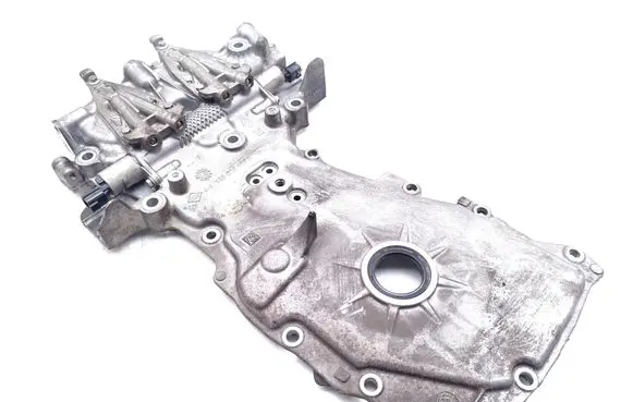 Nissan Qashqai Timing chain cover 135029555R
