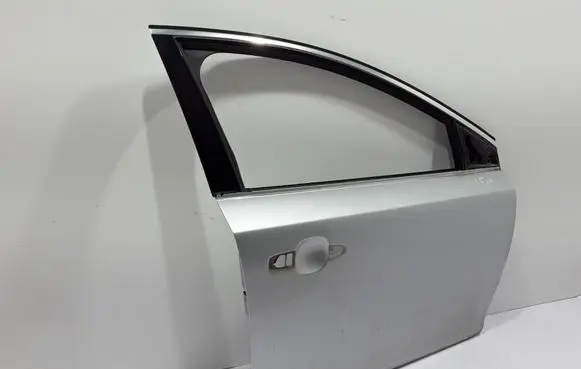Volvo V40 Front door 31402335