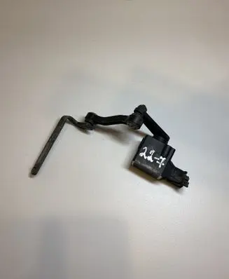 Mercedes-Benz E W211 Air suspension front height level sensor A0105427717