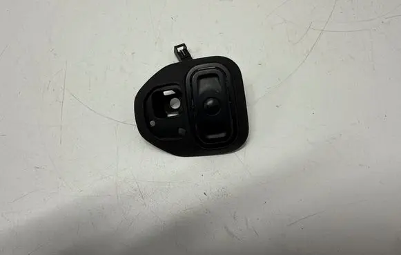 Steering wheel buttons/switches