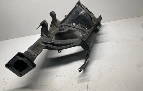 KIA Xceed Fender mounting bracket LEW