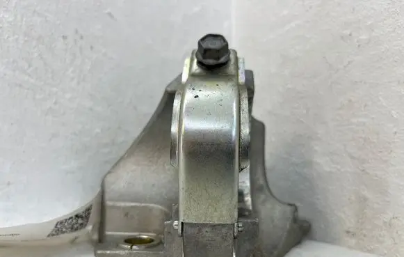 Nissan Qashqai J12 Driveshaft support bearing bracket 397743238R