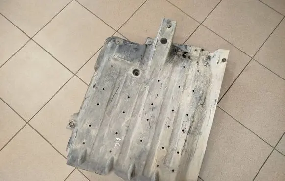 KIA Sportage Center/middle under tray cover 841372Z000