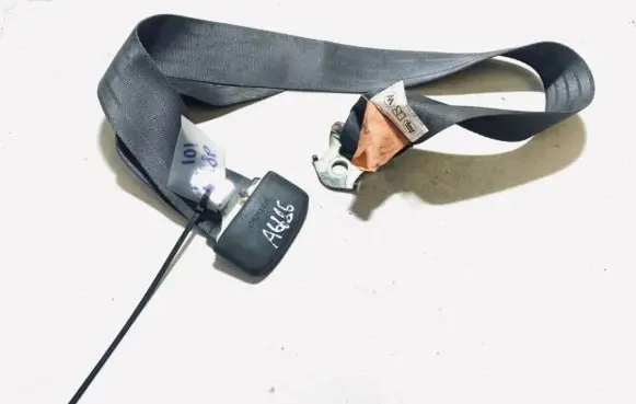Toyota Corolla E90 Middle seatbelt (rear) 795810