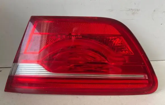 Jaguar XE Tailgate rear/tail lights