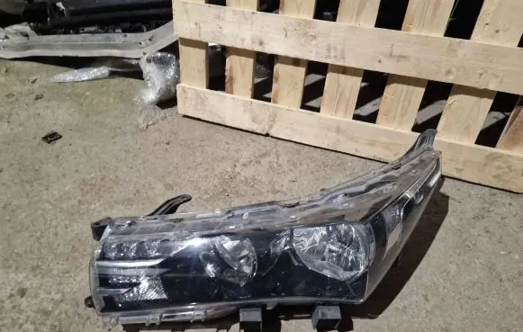 Toyota Corolla E160 E170 Headlight/headlamp 8115002E70