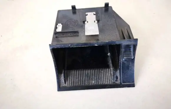 Car ashtray