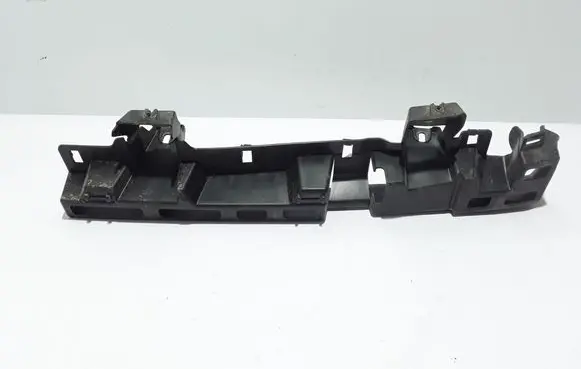 Rear bumper mounting bracket