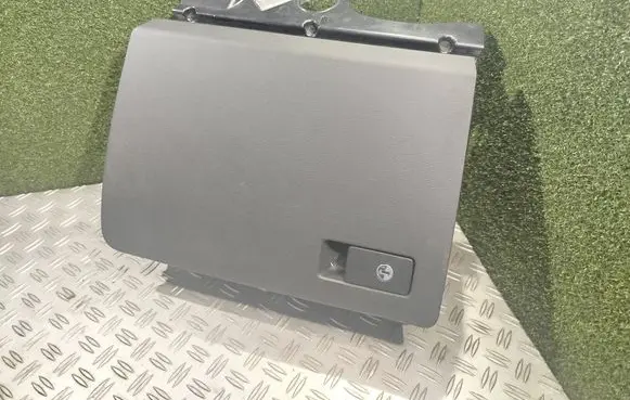 Volkswagen PASSAT B6 Glove box P0108696