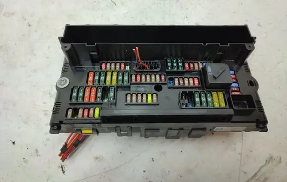 BMW 5 GT F07 Fuse module 9210861