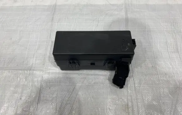 Maserati Levante Fuse box set 670037953