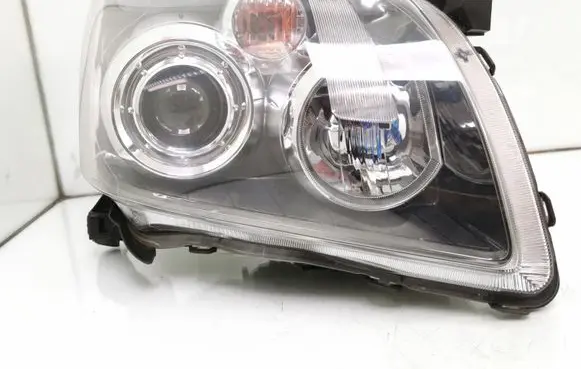 Toyota Avensis T250 Headlight/headlamp 8596724011