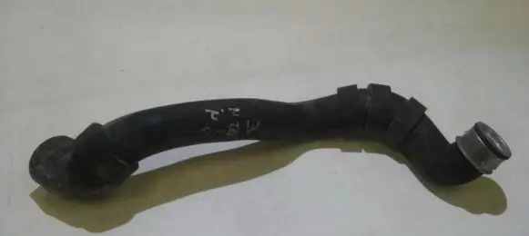 Mercedes-Benz C W203 Engine coolant pipe/hose