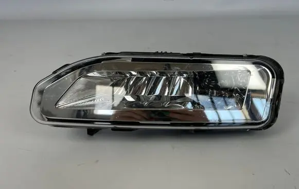 Nissan Leaf II (ZE1) Front fog light 261505SE0A