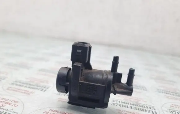 Volkswagen PASSAT B5.5 Turbo solenoid valve 1J0906283A