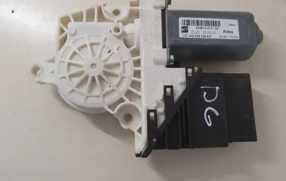 Seat Altea XL Rear door window regulator motor 1K0959704AE