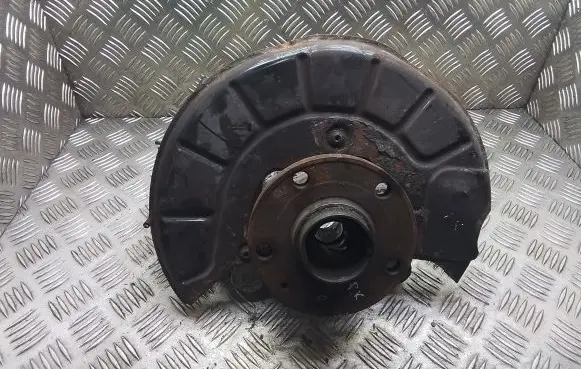 Front wheel hub