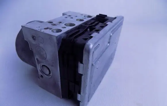 Volkswagen Golf VII ABS Pump 5Q0614517DD