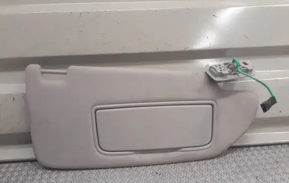 Volvo V70 Sun visor 