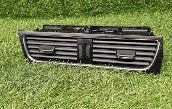 Audi A4 S4 B8 8K Dash center air vent grill 8T1820951C