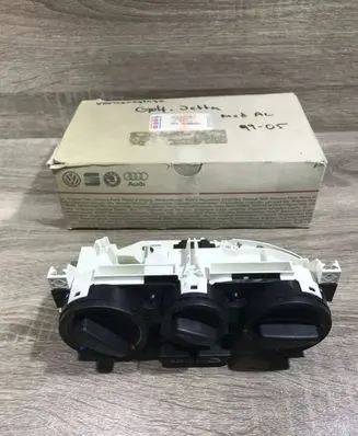 Seat Ibiza IV (6J,6P) Climate control unit 1J0820045A