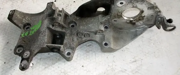 Volkswagen PASSAT B7 Generator/alternator bracket 