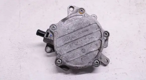 Volkswagen PASSAT B6 Vacuum pump 06D145100E