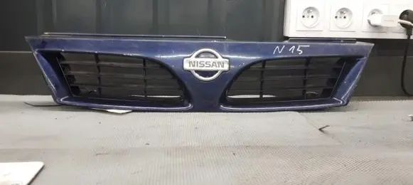 Nissan Almera Front bumper upper radiator grill 623100n000