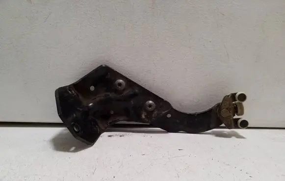 Mercedes-Benz Vito Viano W447 Sliding door lower roller guide/hinge A4477601547 4477601547