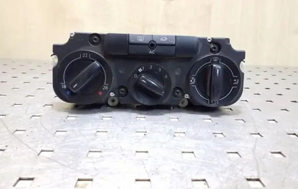 Volkswagen PASSAT B6 Climate control unit 3C2820045A 5HB009328
