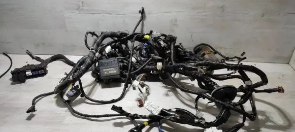 Nissan Qashqai Engine installation wiring loom 240124EG8A 142050 240124FG8A